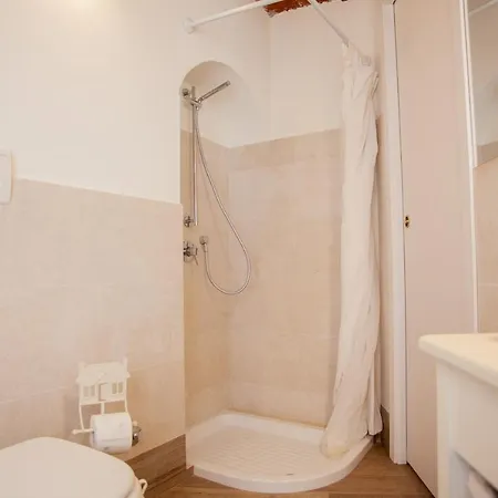 아파트 Medea - Peaceful Arco Della Pace Flat 2pax Wifi *