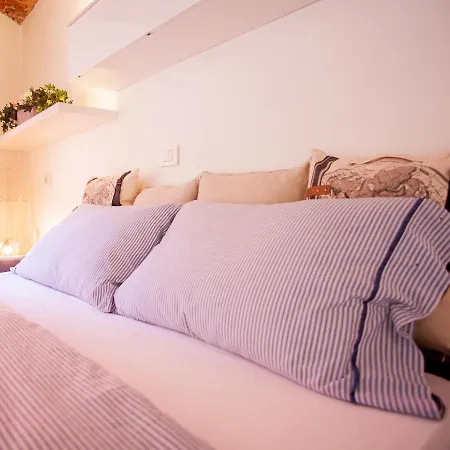 Medea - Peaceful Arco Della Pace Flat 2pax Wifi 아파트